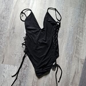NWT Olivaceous Side-Tie Bodysuit | Black | M